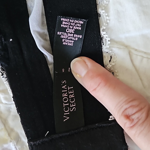 Vintage Victoria Secret Lace Bra - Picture 6 of 6
